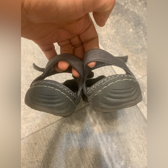 JSport by Jambu Sandals Women's Size 8 Grey Hook & Loop Closure Breathable Flat - Picture 2 of 5